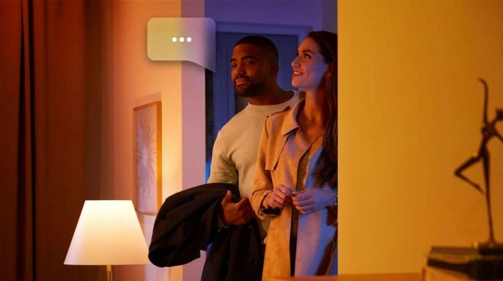 Лампа розумна Philips Hue GU10, 5.7W(50Вт), 2000K-6500K, RGB, ZigBee, Bluetooth, димування - зображення 6