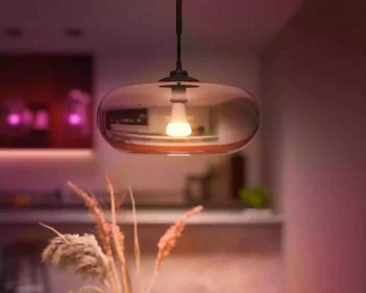 Лампа розумна Philips Hue E27, 15W(100Вт), 2000K-6500K, RGB, ZigBee, Bluetooth, димування - зображення 8