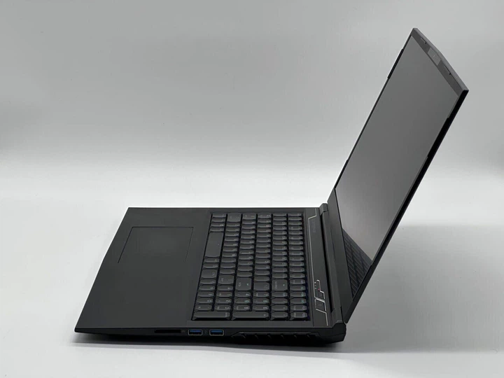 Игровой ноутбук Eluktronics Mech-17 / 17.3" (1920x1080) IPS / Intel Core i7-8750H (6 (12) ядер по 2.2 - 4.1 GHz) / 16 GB DDR4 / 240 GB SSD+1000 GB HDD / nVidia GeForce GTX 1060, 6 GB GDDR5, 192-bit / WebCam б/у - изображение 6