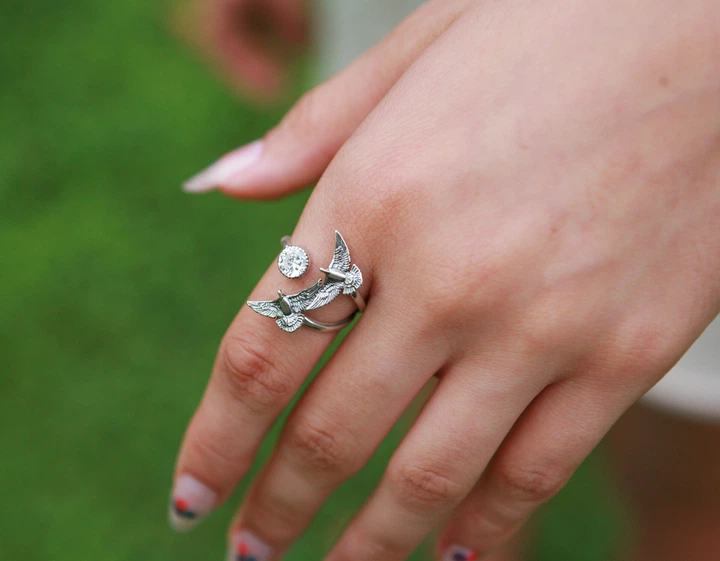 Срібна каблучка з птахами і фіанітом (АРТ. №963/s) Dadiverin Jewelry, Розмір каблучки регулюється з 16.5 по 17.5 - изображение 3