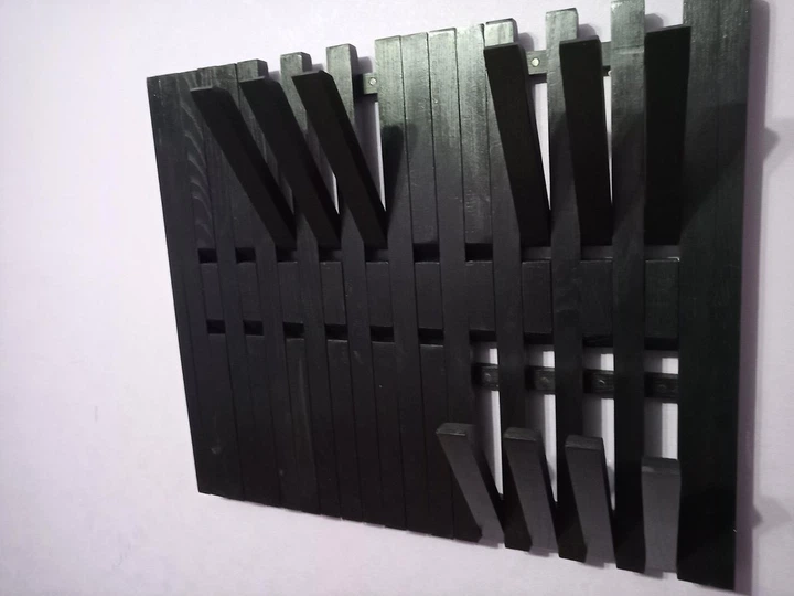 Вешалка настеная с откидними гачками Piano натуральное дерево ручная работа 70х50 Черная - Фото 5 Вешалка настеная с откидними гачками Piano натуральное дерево ручная работа 70х50 Черная - изображение 5