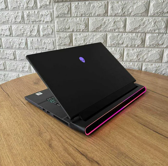 Ноутбук Dell Alienware m15 R4 15.6" 144Hz i7 10870H 32Gb SSD 1Tb NVMe RTX 3080 Б/В - зображення 4