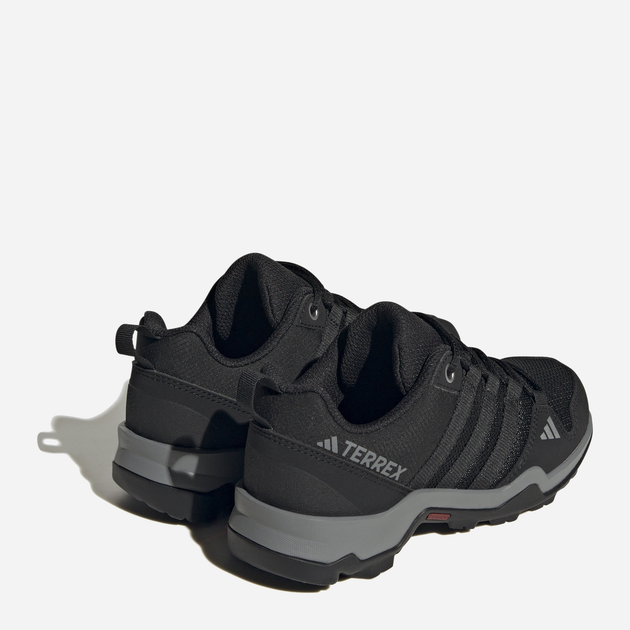 Buty sportowe chłopięce adidas Terrex AX2R K IF7514 38 (5UK) Czarne z szarym (4066745284200) - obraz 15