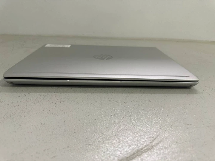Ультрабук Б-класс HP ProBook 430 G6 / 13.3" (1366x768) TN / Intel Core i3-8145U (2 (4) ядра по 2.1 - 3.9 GHz) / 8 GB DDR3 / 128 GB SSD / Intel UHD Graphics / WebCam / HDMI б/у - изображение 3