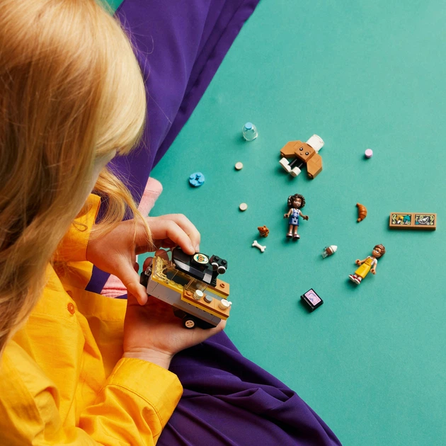 Zestaw klocków LEGO Friends Mobilna piekarnia 125 elementów (42606) - obraz 5