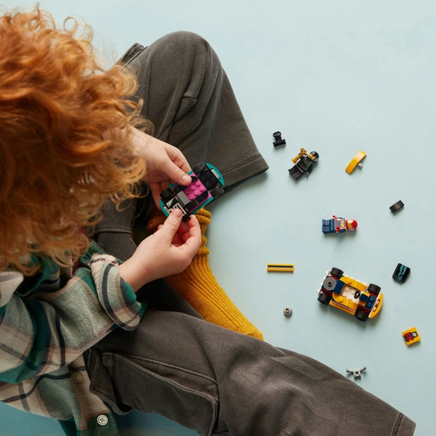 Zestaw klocków LEGO City Gokarty i kierowcy wyścigowi 99 elementów (60400) - obraz 9