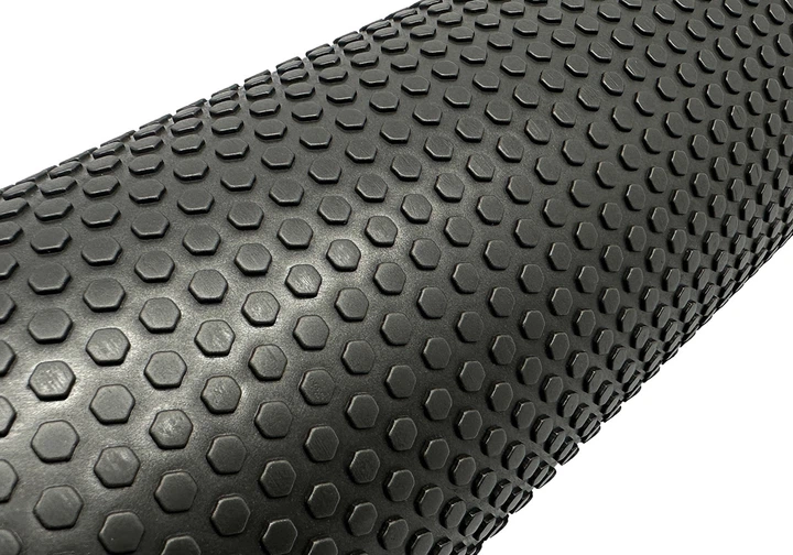 Массажный ролик-валик для МФР и йоги EasyFit Foam Roller 45 см роллер-массажер для спины, ног, рук и шеи EF-2030-BK Черный (56002065) - изображение 3