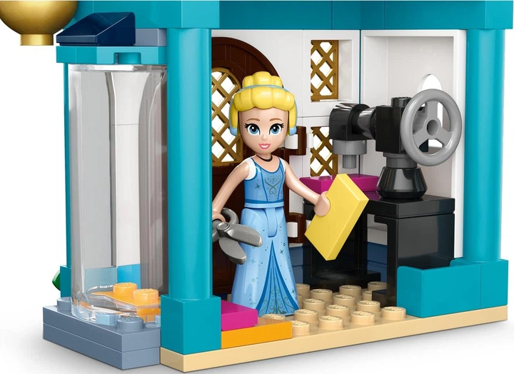 Конструктор Lego Disney Princesses Приключения принцесс Диснея на рынке 43246 - изображение 6
