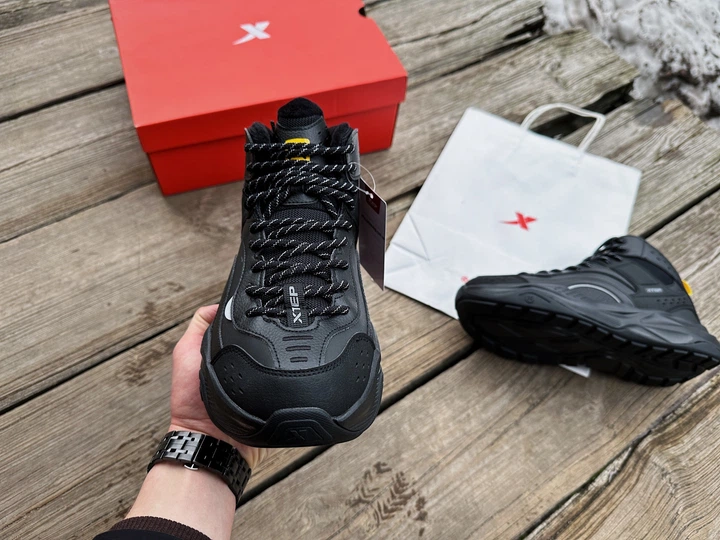 Мужские зимние кроссовки на меху Xtep Retro Shoes 977419370037