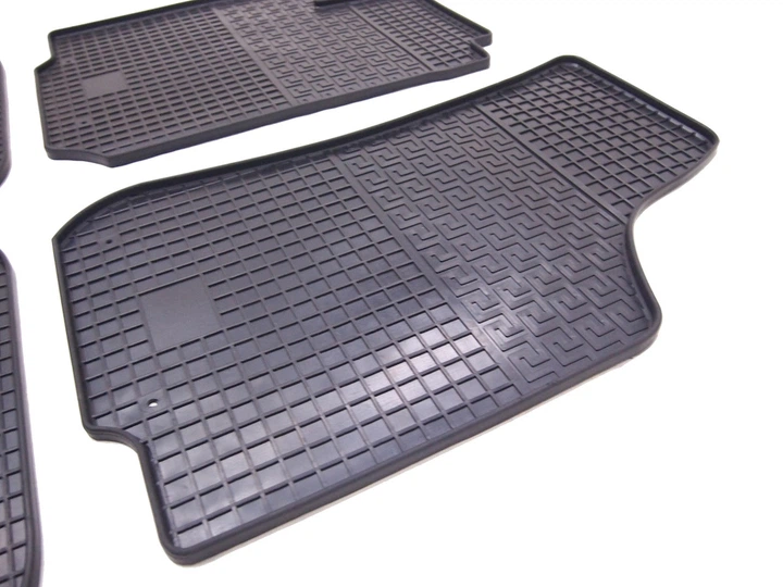Гумові килимки Polytep Skoda Octavia Tour 97-/ Volkswagen Golf IV 97-03/Volkswagen Bora 97-/SEAT Toledo II 99- 86898 (комплект з 2 шт.) - зображення 4