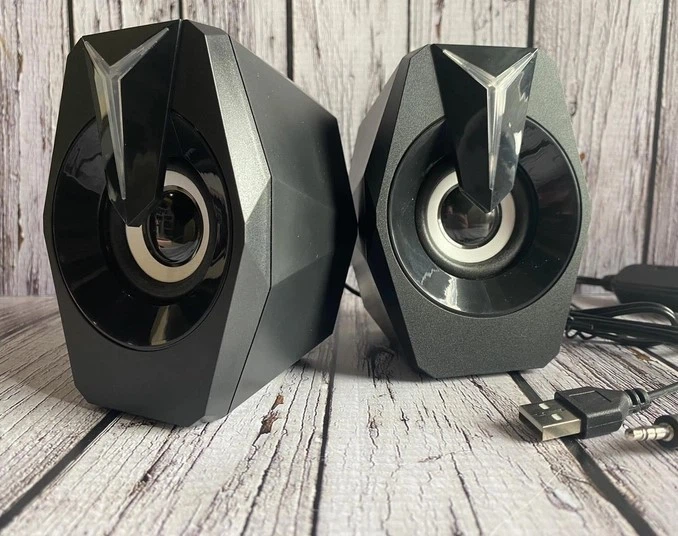 Небольшие мощьные колонки К8 Mini для компьютера, с RGB подсветкой - изображение 3