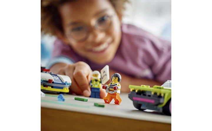 Конструктор LEGO Переслідування маслкара на поліцейському автомобілі 213 деталей (60415) - изображение 7