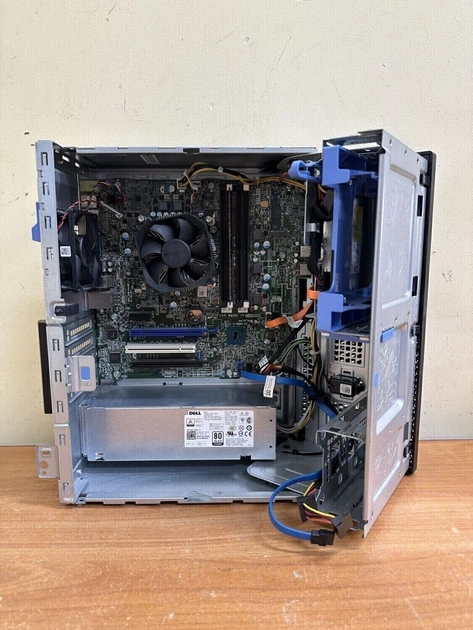 Компьютер Dell OptiPlex 7040 Tower / Intel Core i5-6500 (4 ядра по 3.2 -3.6 GHz) / 8 GB DDR4 / no HDD / HD Graphics 530 / 240W / DVD-RW / DisplayPort / HDMI б/у - Фото 8 Компьютер Dell OptiPlex 7040 Tower / Intel Core i5-6500 (4 ядра по 3.2 -3.6 GHz) / 8 GB DDR4 / no HDD / HD Graphics 530 / 240W / DVD-RW / DisplayPort / HDMI б/у - изображение 8