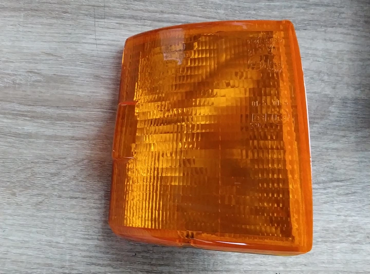 Покажчик повороту правий жовтий DEPO 441-1510R-UE VOLKSWAGEN T4 - зображення 2