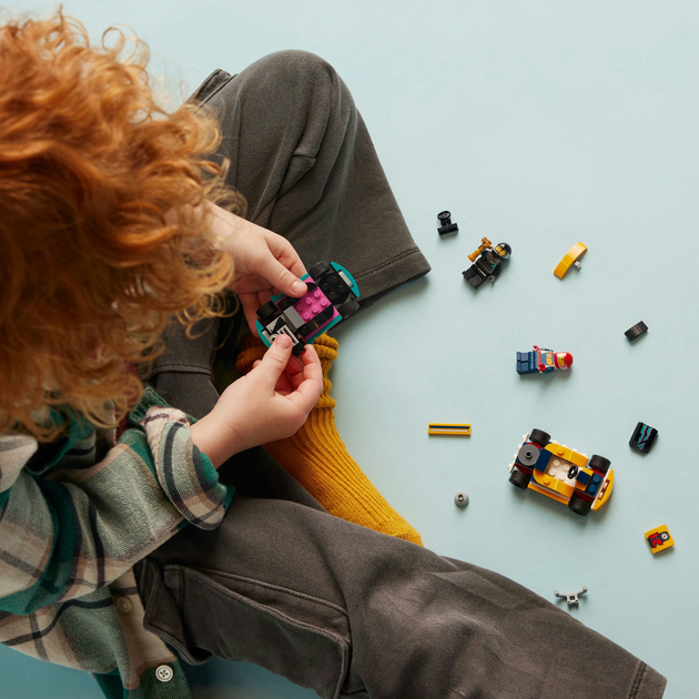 Zestaw klocków LEGO City Gokarty i kierowcy wyścigowi 99 elementów (60400) - obraz 9