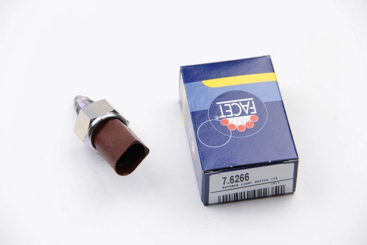 Датчик стоп сигнала FACET 76266 Volkswagen Passat, Golf, EOS, Jetta, Touran, Bora; Audi A3, TT; Skoda Fabia, Octavia, Kodiaq, Yeti; Seat Toledo, Ibiza, Leon 02T945415, 02T945415D, 02T945415E - Фото 2 Датчик стоп сигнала FACET 76266 Volkswagen Passat, Golf, EOS, Jetta, Touran, Bora; Audi A3, TT; Skoda Fabia, Octavia, Kodiaq, Yeti; Seat Toledo, Ibiza, Leon 02T945415, 02T945415D, 02T945415E - изображение 2