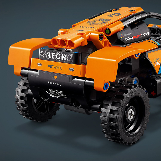 Zestaw klocków LEGO Technic NEOM McLaren Extreme E Race Car 252 elementy (42166) - obraz 6