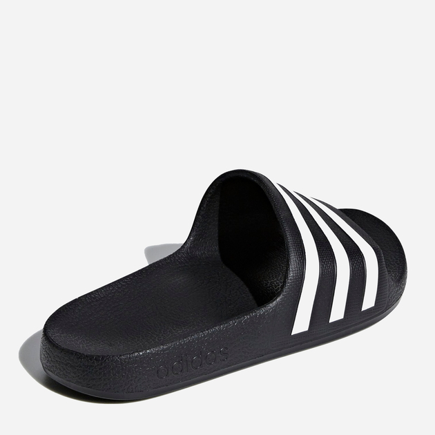 Дитячі шльопанці для хлопчика adidas Adilette Aqua K F35556 33 Чорні (4059808213002) - зображення 4