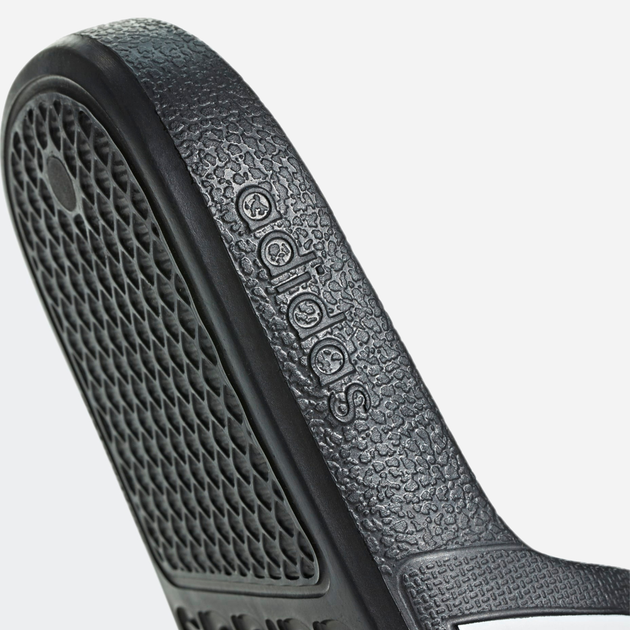 Дитячі шльопанці для хлопчика adidas Adilette Aqua K F35556 33 Чорні (4059808213002) - зображення 8