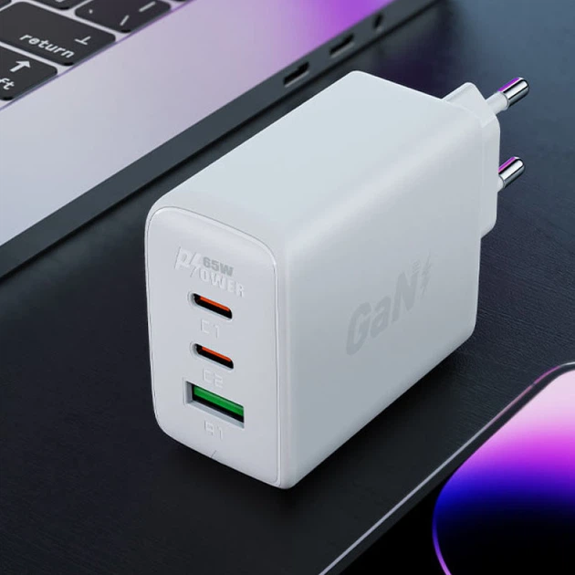 СЗУ Acefast A41 PD65W GaN (2*USB-C+USB-A) White - изображение 3