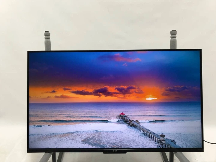 Телевізор 43 дюйми CHIQ U43G7PF (Ultra HD 4K Android LCD) Б/В - зображення 3