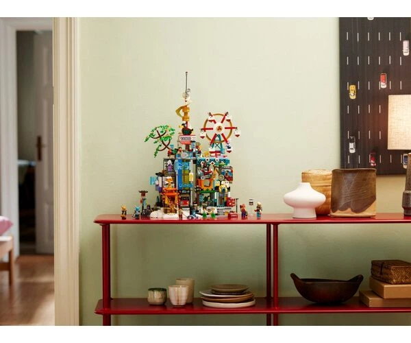 Конструктор LEGO Monkie Kid 5 років Мегаполісу (80054) – игрушки с