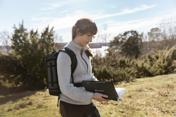 Портативна сонячна панель Sandberg 420-70 Solar Charger 21W 2xUSB Black - зображення 4