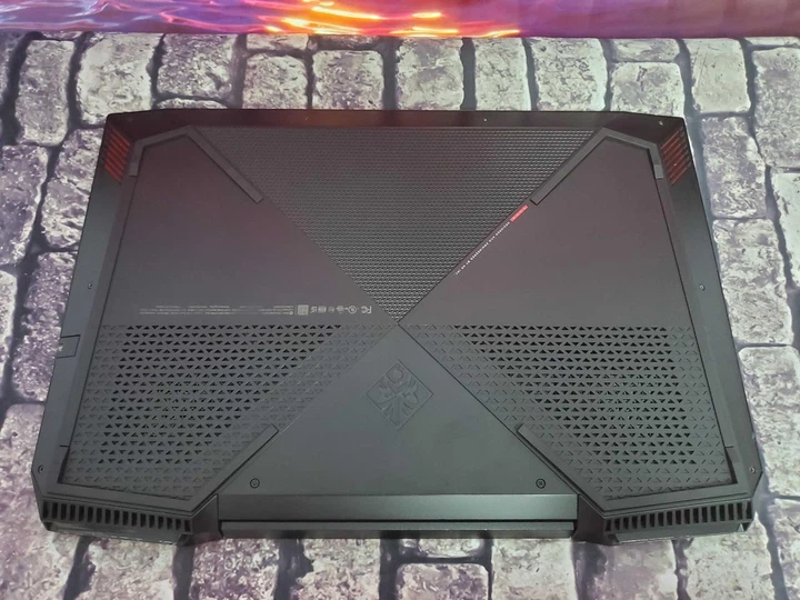 Ігровий ноутбук HP Omen 15.6" - FHD IPS / i7 7700HQ /16gb RAM / SSD128GB + HDD500Gb / GTX 1050ti Б/В - Фото 7 Ігровий ноутбук HP Omen 15.6" - FHD IPS / i7 7700HQ /16gb RAM / SSD128GB + HDD500Gb / GTX 1050ti Б/В - изображение 7