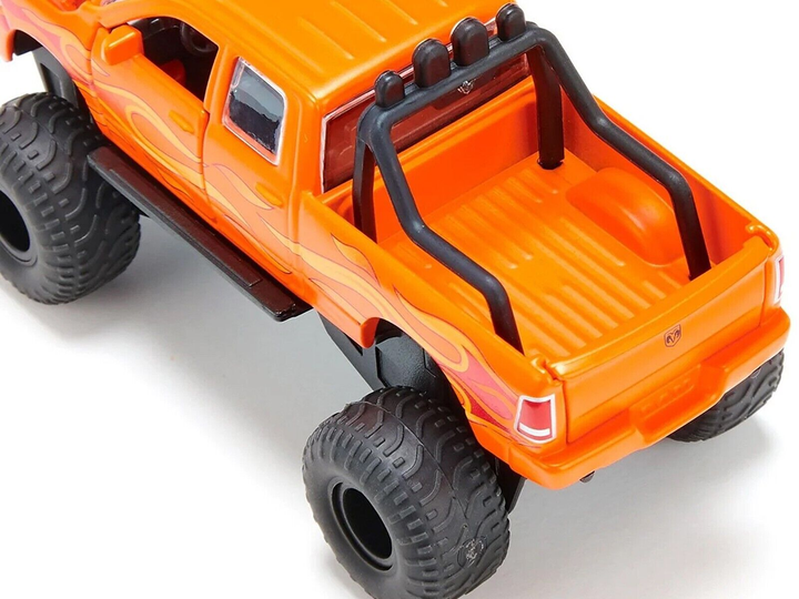Metalowy model samochodu Siku Dodge Ram 1500 With Balloon Tyres 1:50 (4006874023585) - obraz 4
