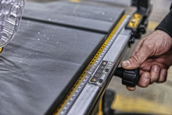 Пила настільна мережева DeWalt DWE7492 (DWE7492) - зображення 9