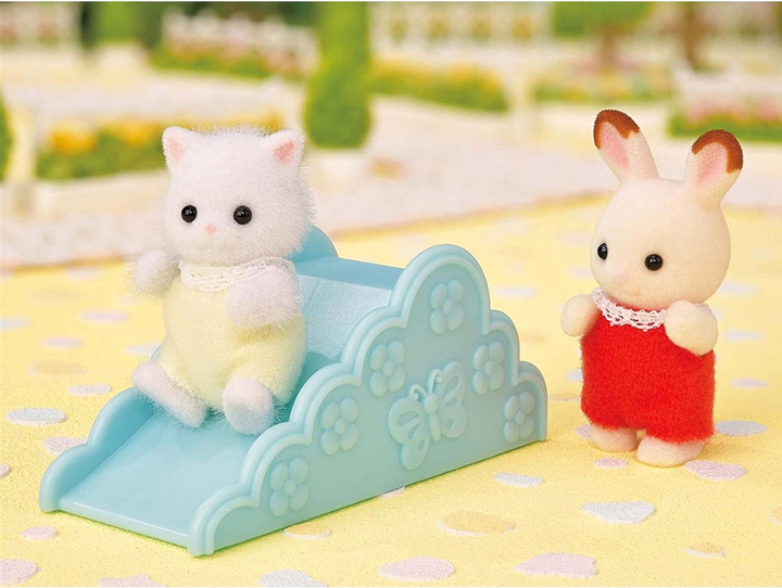 Zestaw figurek do zabawy Epoch Sylvanian Families Baby Windmill Park (5054131055267) - obraz 3