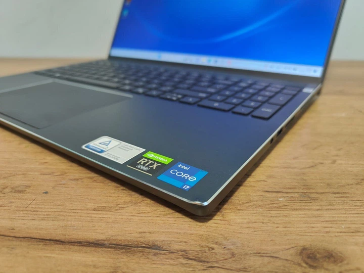 Ігровий ноутбук Б-клас Dell Inspiron 16 Plus 7610 / 16" (3072x1920) IPS / Intel Core i7-11800H (8 (16) ядер по 2.3 - 4.6 GHz) / 32 GB DDR4 / 1000 GB SSD / nVidia GeForce RTX 3060, 6 GB GDDR6, 192-bit / WebCam / Windows 10 Home б/в - зображення 7