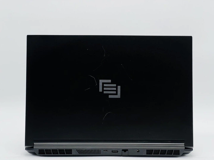 Игровой ноутбук Maingear Vector Pro 2 MG-VCP2-15I3070T / 15.6" (2560x1440) IPS / Intel Core i9-12900H (14 (20) ядер по 3.8 - 5.0 GHz) / 16 GB DDR5 / 960 GB SSD M.2 / nVidia GeForce RTX 3070 Ti, 8 GB GDDR6, 256-bit / WebCam б/у - изображение 5