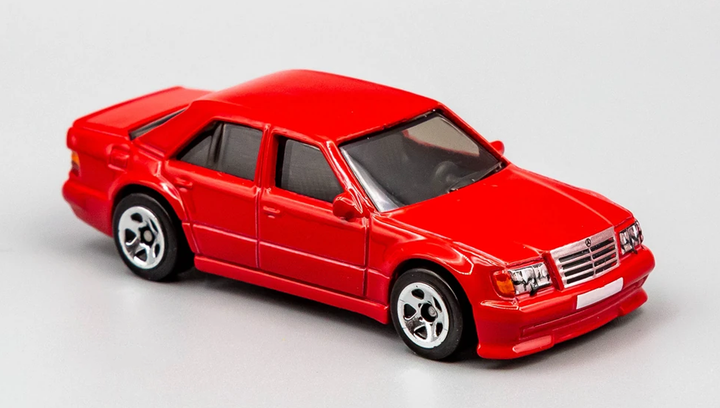 Машинка Базовая Hot Wheels Mercedes-Benz 500 E Factory Fresh 1:64 HCT95 Red - Фото 3 Машинка Базовая Hot Wheels Mercedes-Benz 500 E Factory Fresh 1:64 HCT95 Red - изображение 3