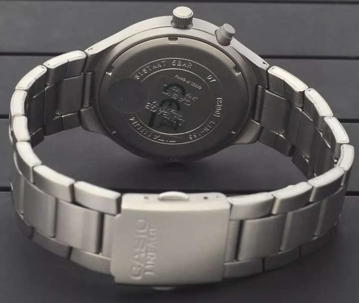 Наручний годинник Casio LIN-165-8BVEF Сріблястий Кварцовий механізм - зображення 3