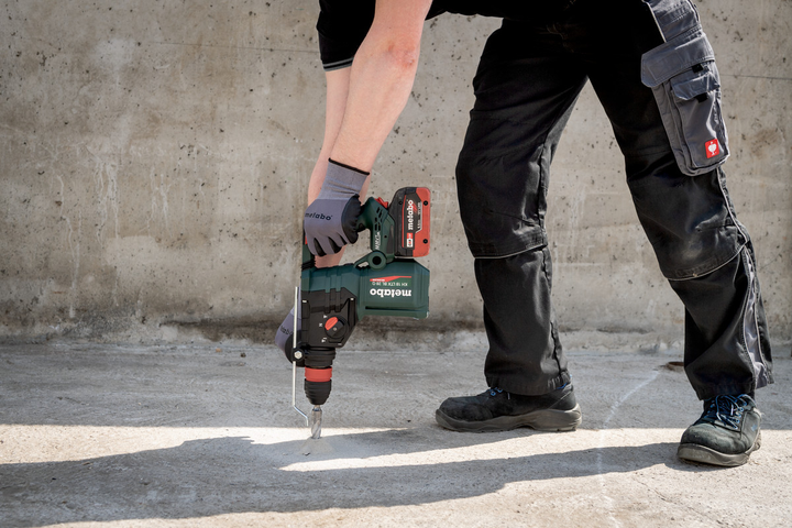 Аккумуляторный бесщеточный перфоратор Metabo KH 18 LTX BL 28 Q Set ISA 18 В + metaBOX 185 XL + устройство удаления пыли и сменный патрон Metabo-Quick (601715900) - изображение 3