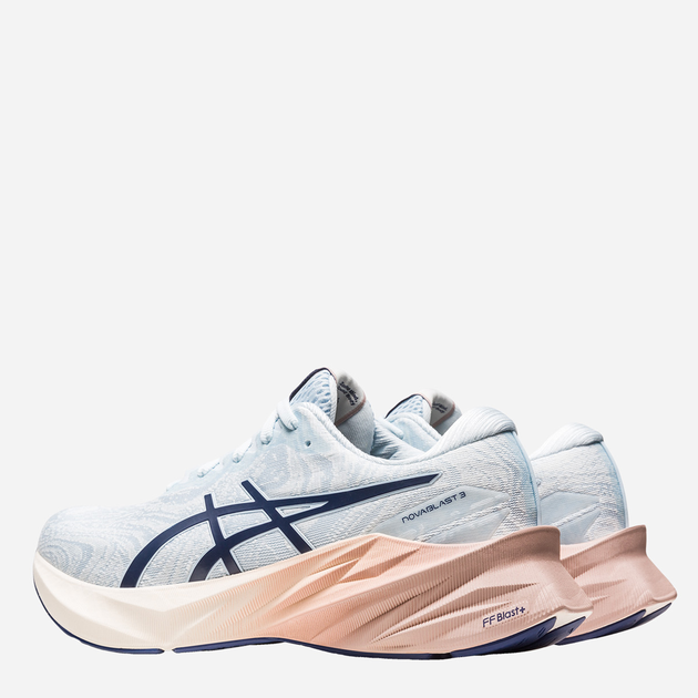 Жіночі кросівки для бігу ASICS Novablast 3 1012B492-400 39.5 (8US) 25 см Світло-синій/Кремовий (4550456092198) - зображення 3