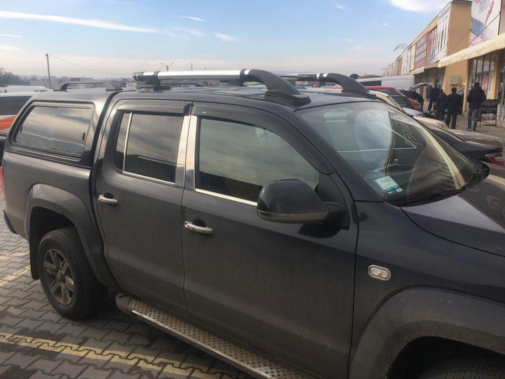 Нержавеющие молдинги для дверных стоек Volkswagen Amarok (2010-2022) - комплект из 6 штук - Фото 2 Нержавеющие молдинги для дверных стоек Volkswagen Amarok (2010-2022) - комплект из 6 штук - изображение 2