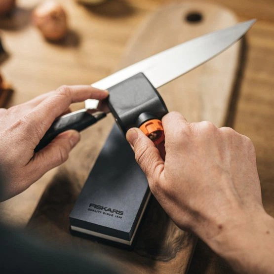 Набор для заточки ножей Fiskars Premium (1058937) - Фото 4 Набор для заточки ножей Fiskars Premium (1058937) - изображение 4
