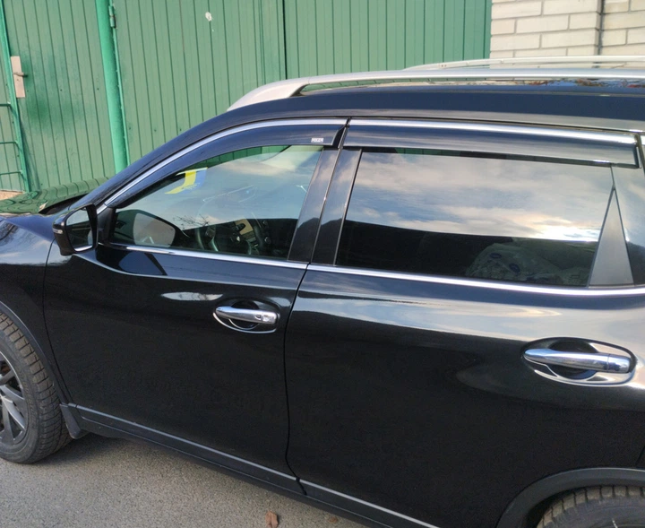 Ветровики с хромированным молдингом (4 шт., Niken) для Nissan X-trail T32/Rogue 2014-2021 гг - изображение 2