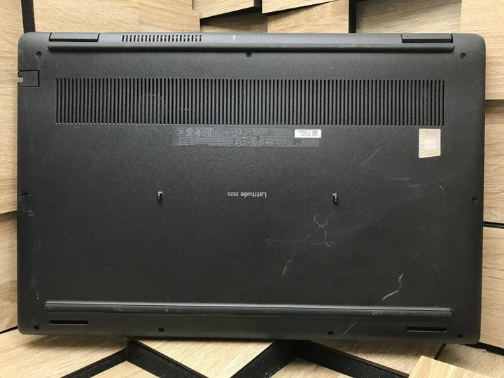 Ноутбук Б-клас Dell Latitude 3520 / 15.6" (1920x1080) IPS / Intel Core i5-1135G7 (4 (8) ядра по 2.4 - 4.2 GHz) / 8 GB DDR4 / 256 GB SSD M.2 / Intel Iris Xe Graphics / WebCam / USB 3.2 / HDMI / Windows 10 б/в - Фото 9 Ноутбук Б-клас Dell Latitude 3520 / 15.6" (1920x1080) IPS / Intel Core i5-1135G7 (4 (8) ядра по 2.4 - 4.2 GHz) / 8 GB DDR4 / 256 GB SSD M.2 / Intel Iris Xe Graphics / WebCam / USB 3.2 / HDMI / Windows 10 б/в - зображення 9
