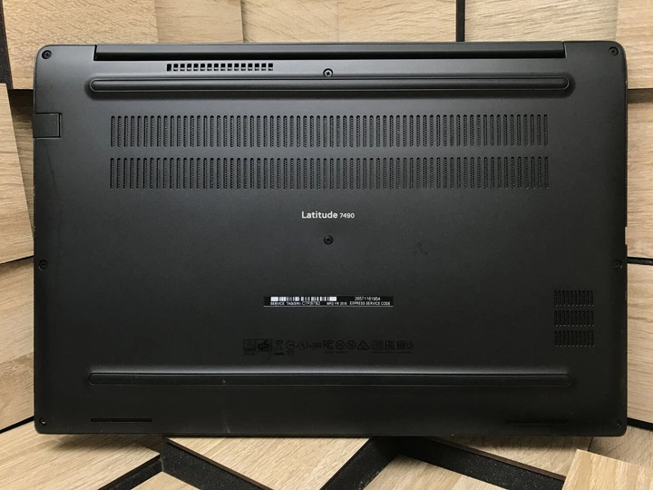 Ноутбук Б-класс Dell Latitude 7490 / 14" (1920x1080) IPS / Intel Core i5-8350U (4 (8) ядра по 1.7 - 3.6 GHz) / 8 GB DDR4 / 256 GB SSD M.2 / Intel UHD Graphics 620 / WebCam / USB 3.1 / HDMI б/у - Фото 9 Ноутбук Б-класс Dell Latitude 7490 / 14" (1920x1080) IPS / Intel Core i5-8350U (4 (8) ядра по 1.7 - 3.6 GHz) / 8 GB DDR4 / 256 GB SSD M.2 / Intel UHD Graphics 620 / WebCam / USB 3.1 / HDMI б/у - изображение 9