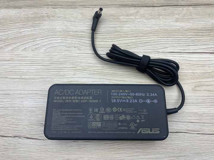 Зарядное устройство для ноутбука 6,0-3,7 mm 9.23A 19.5V Asus 180W ...