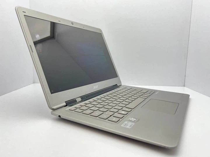 Ультрабук Acer Aspire S3 / 13.3" (1366x768) TN / Intel Core i5-2467M (2 (4) ядра по 1.6 - 2.3 GHz) / 4 GB DDR3 / 120 GB SSD / Intel HD Graphics 3000 / WebCam б/у - изображение 3