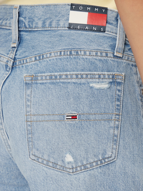 Spodenki damskie jeansowe Tommy Jeans DW0DW17641-1AB 24/NI Niebieski (8720646644636) - obraz 4