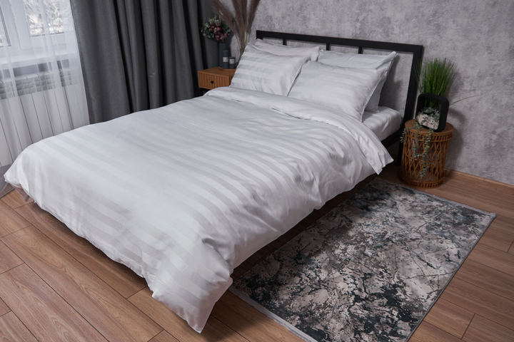 Акція на Комплект постільної білизни Moon&Star Satin Premium Royal White King Size 220x240 см наволочки 2х70х70 см (MS-820002930) від Rozetka