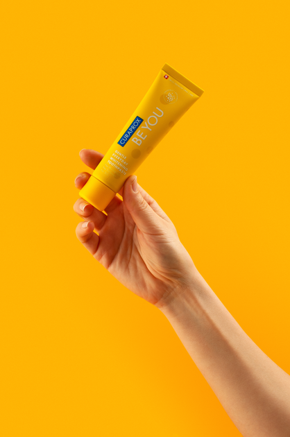 Зубна паста Curaprox Be You Regenerative Whitening Toothpaste Grapefruit and Bergamot Flavour 60 мл (7612412429527) - зображення 3