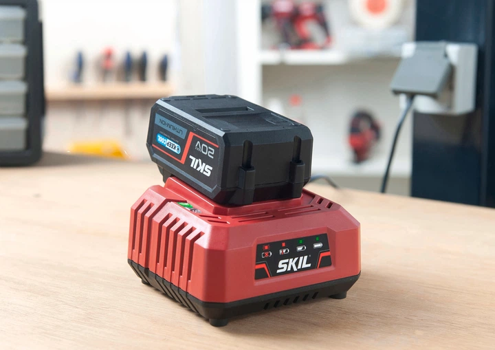 Ładowarka Skil CR1E3122AA 2.4 A 11072600701 (8719643002204) - obraz 3