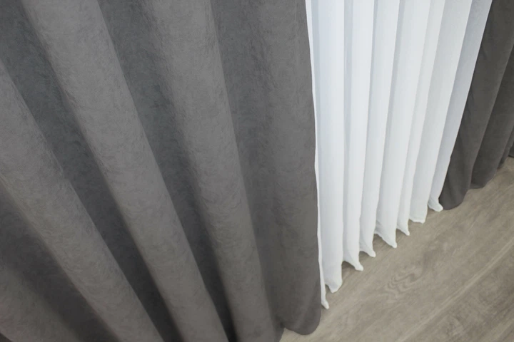 Комплект готовых штор VR-Textil Микровелюр SPARTA № 842ш Серый 100х285 см 2 шт (31-363) - Фото 7 Комплект готовых штор VR-Textil Микровелюр SPARTA № 842ш Серый 100х285 см 2 шт (31-363) - изображение 7