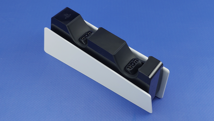Зарядное Устройство Проводной Sony PlayStation 5 для DualSense (9374107) White - Фото 4 Зарядное Устройство Проводной Sony PlayStation 5 для DualSense (9374107) White - изображение 4